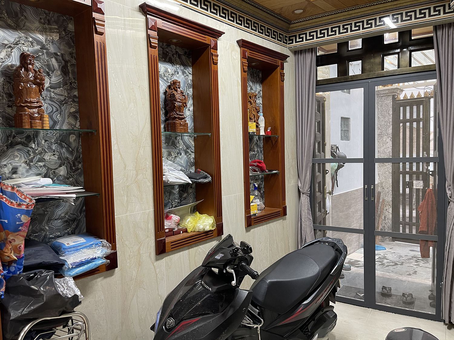 Bán nhà Huỳnh Tịnh Của, Quận 3 tuyệt phẩm B.thự Mini 4 lầu,c.trình nhà làm bằng đá Marble và Gỗ Quý - hẻm ôtô